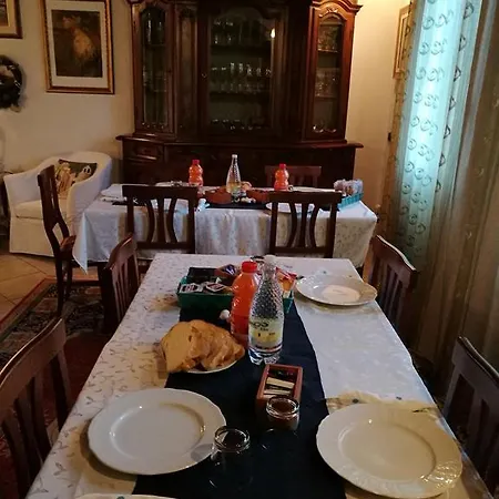 לינה וארוחת בוקר La Corte